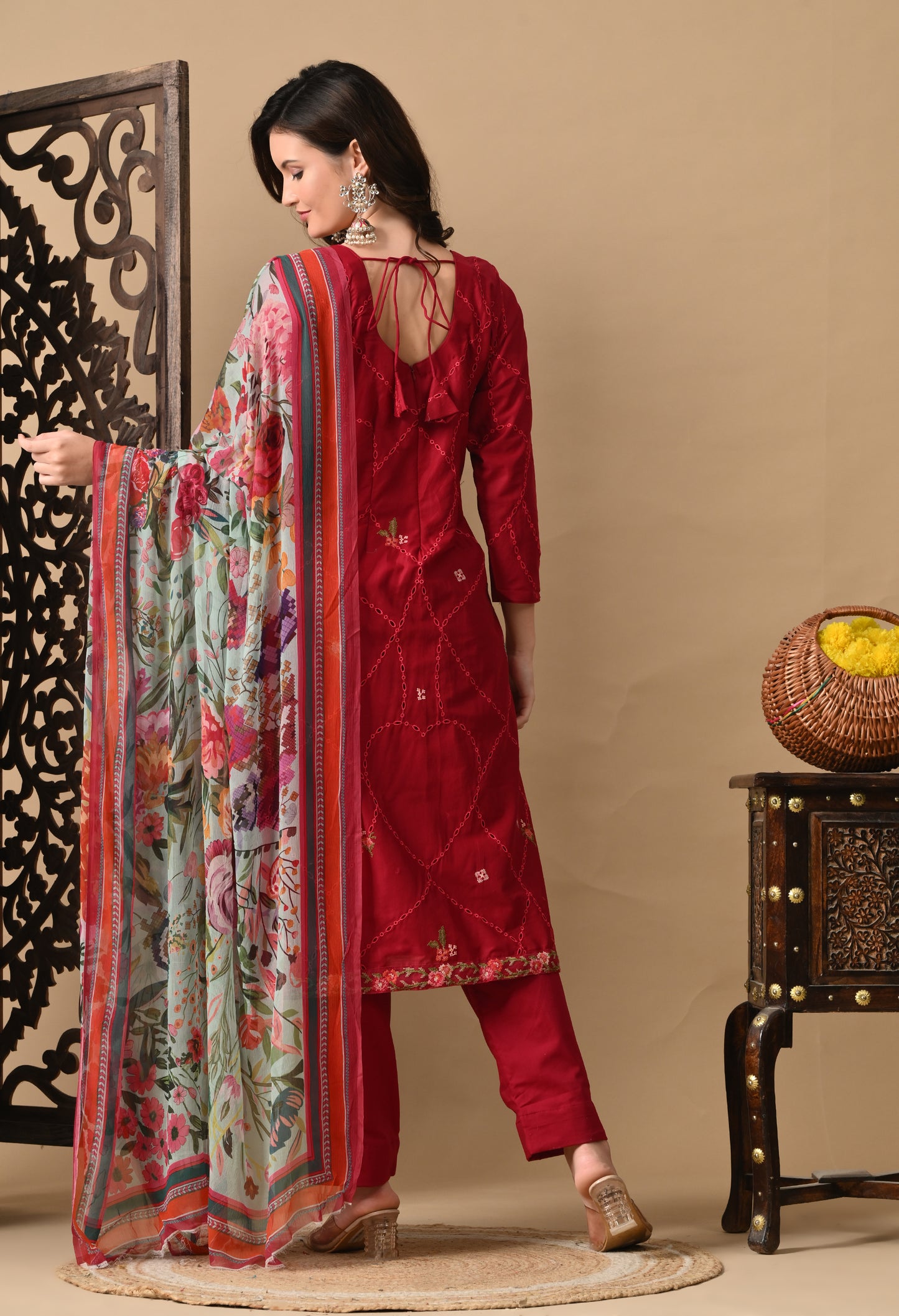 Reddish Pink Kurta Set with Beautiful Thread Work