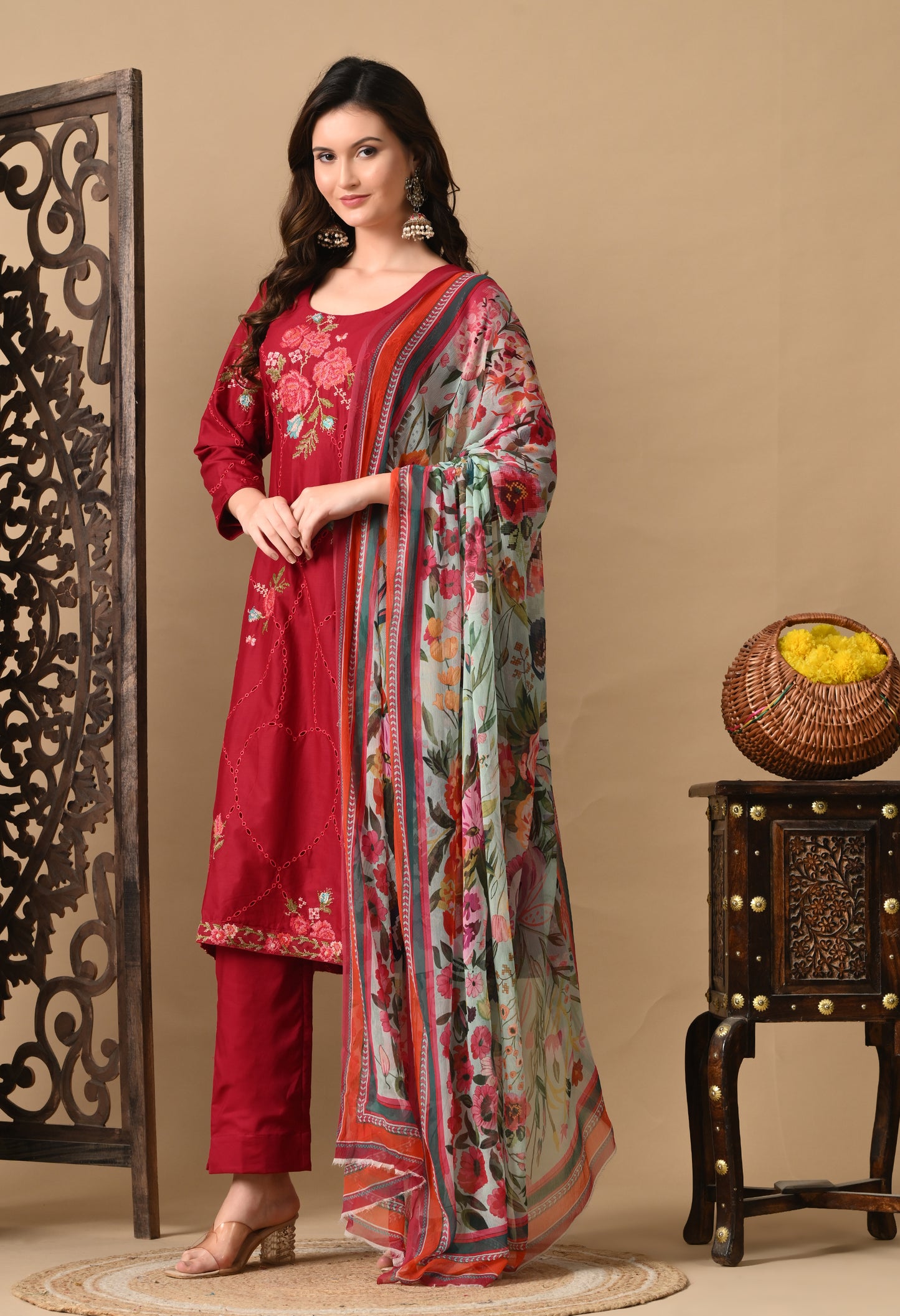 Reddish Pink Kurta Set with Beautiful Thread Work