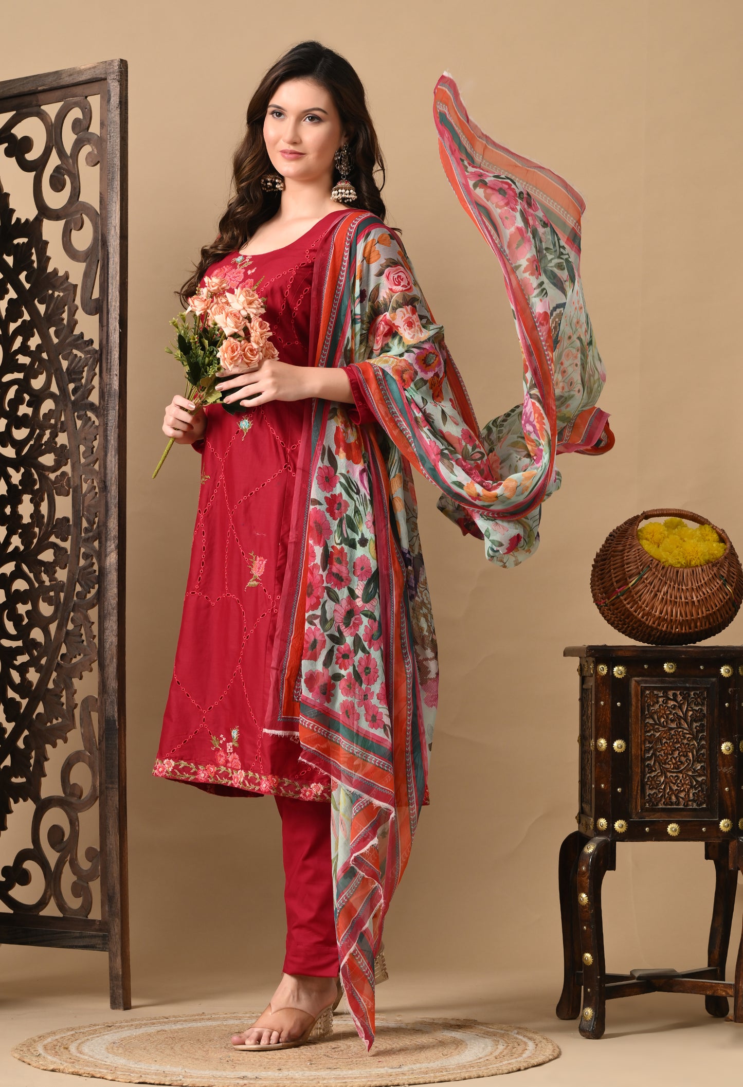Reddish Pink Kurta Set with Beautiful Thread Work