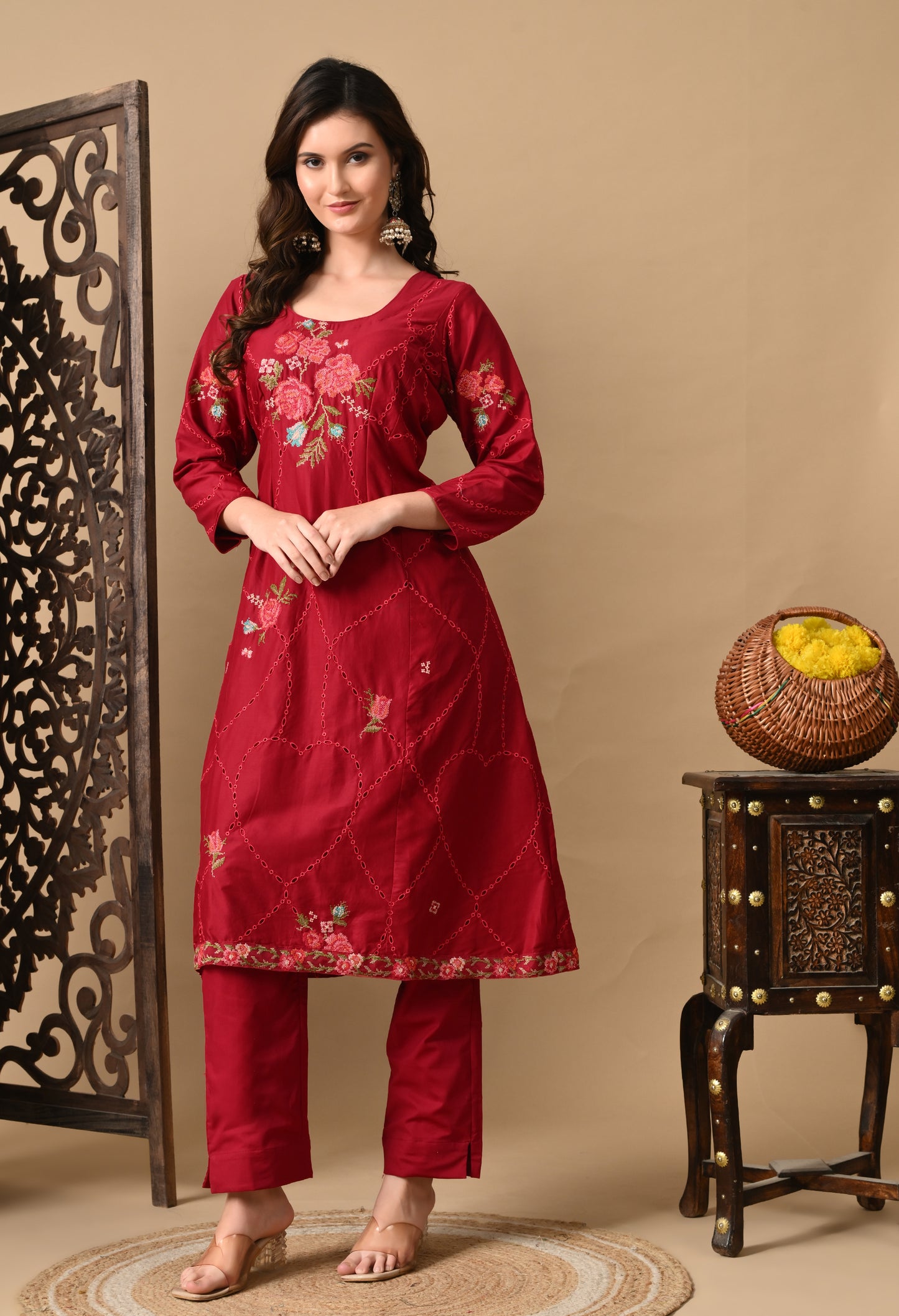 Reddish Pink Kurta Set with Beautiful Thread Work