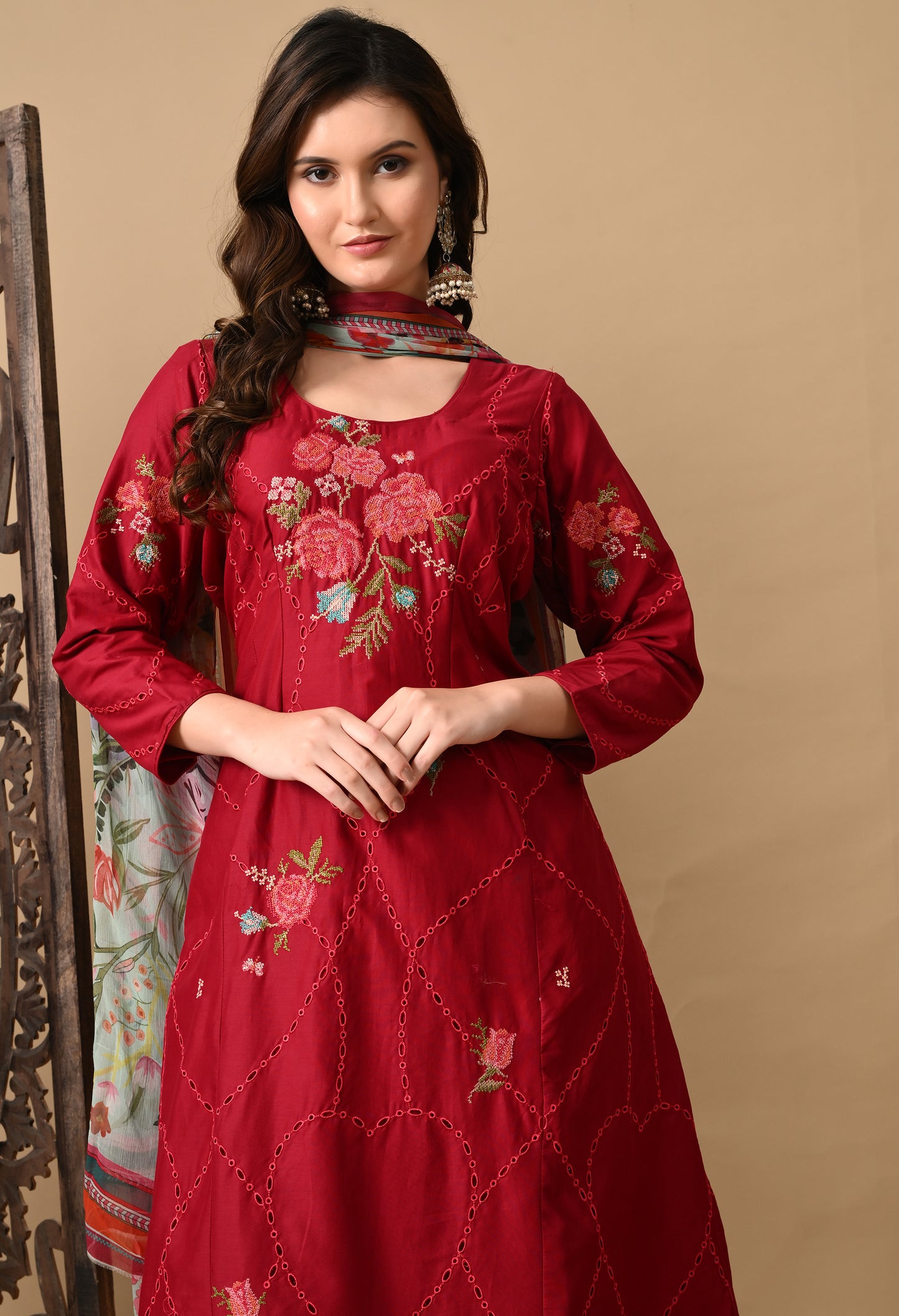 Reddish Pink Kurta Set with Beautiful Thread Work