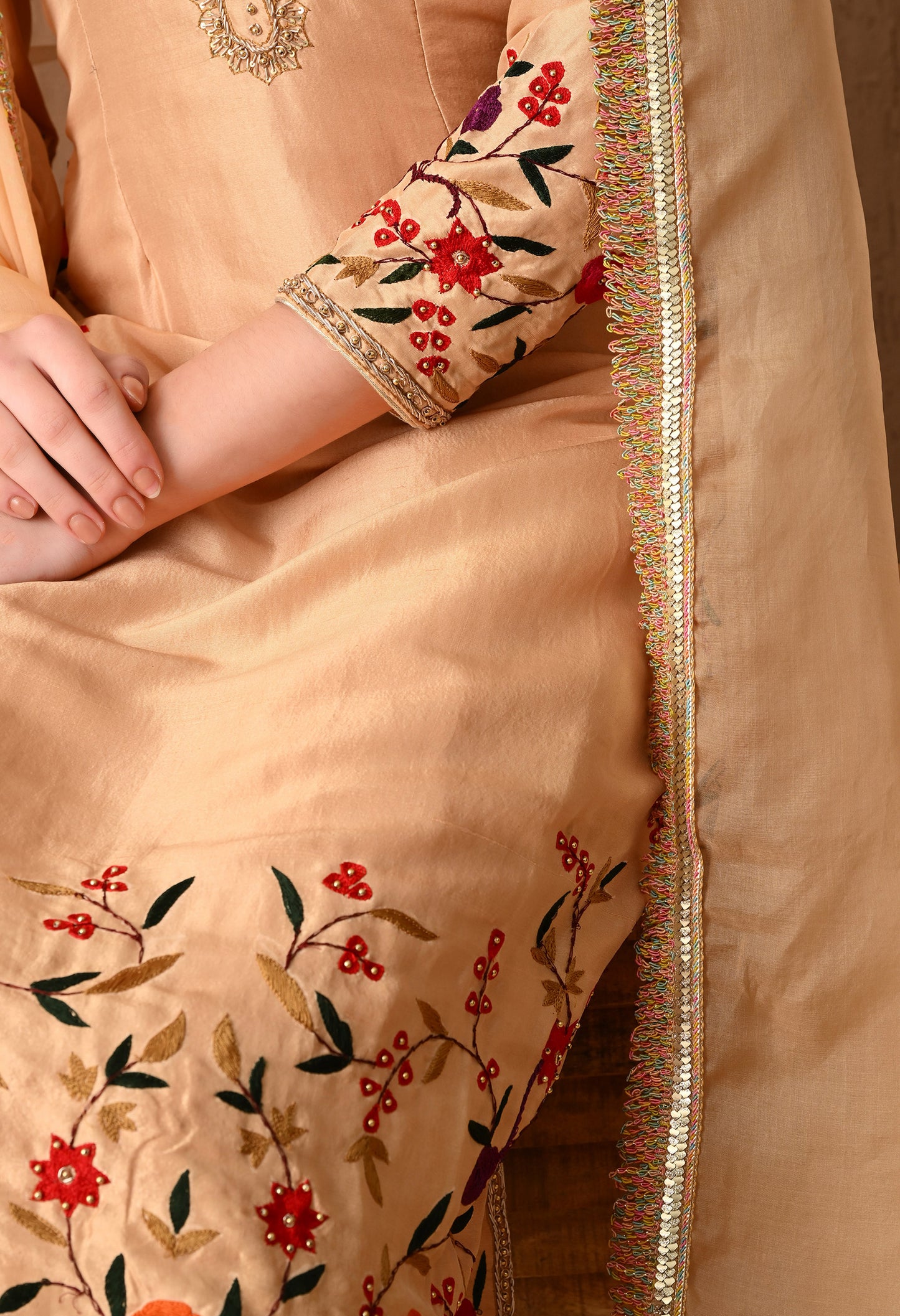 Stunning Creamish Yellow Kurta Set with Beautiful Zardozi, and Thread Work