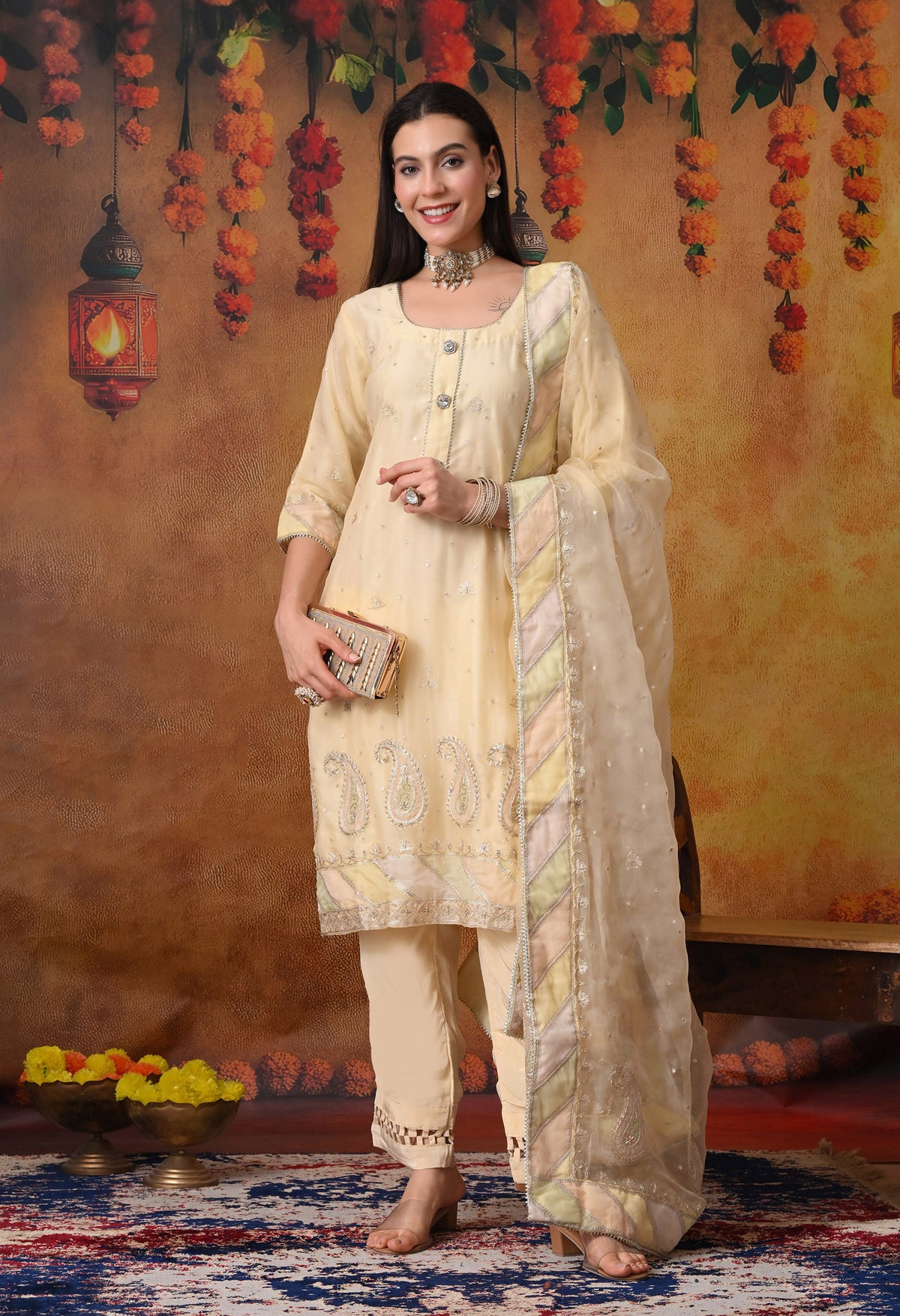 Elegant Light Yellow Kurta Set with Zardozi Embroidery