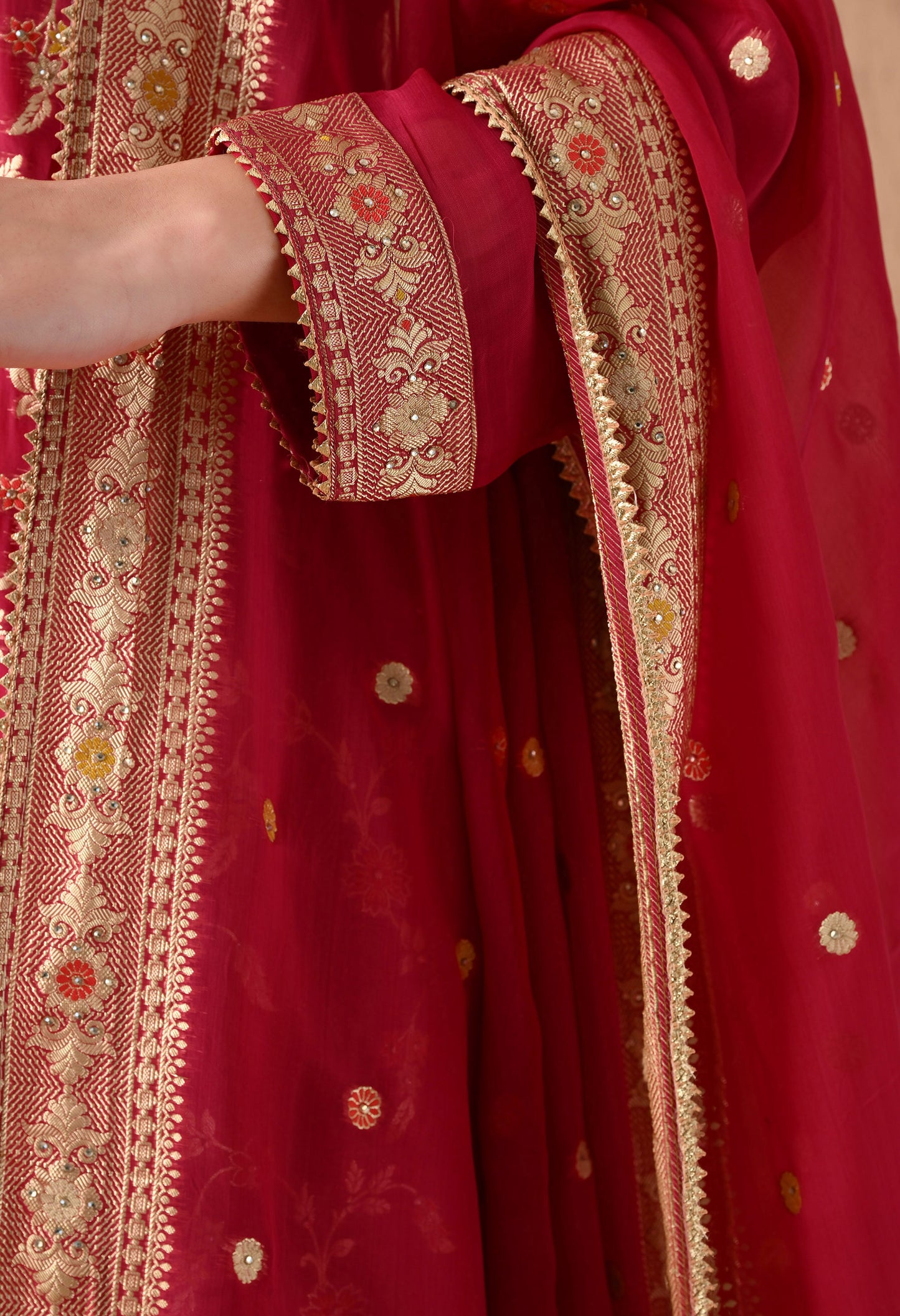 Exquisite Dark Pink Lehnga Set with Banarsi Weaving and Zardozi Work