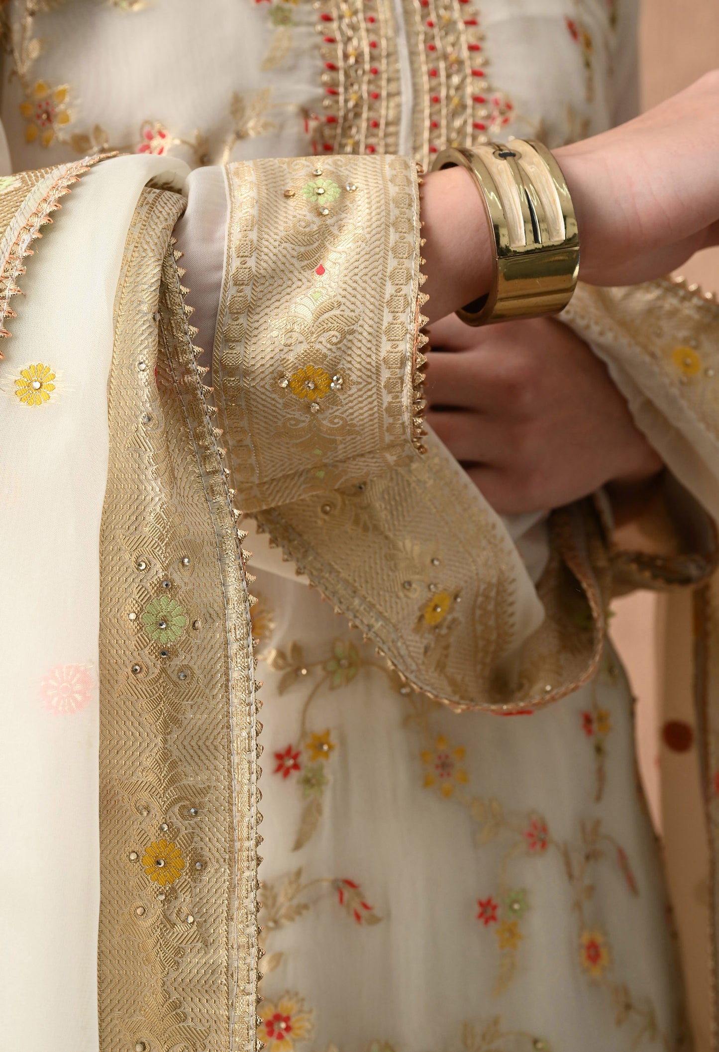 Beautiful Cream Lehnga Set with Banarsi Weaving and Zardozi Work
