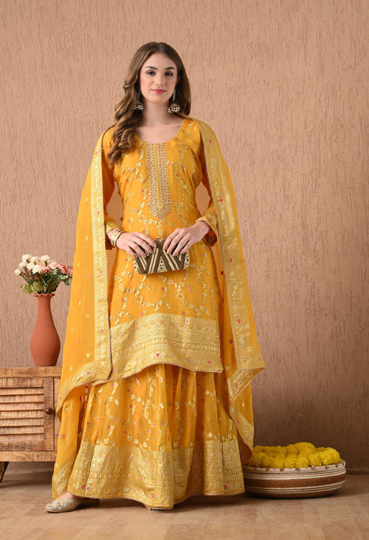Elegant Yellow Lehnga Set with Banarsi Weaving and Zardozi Work