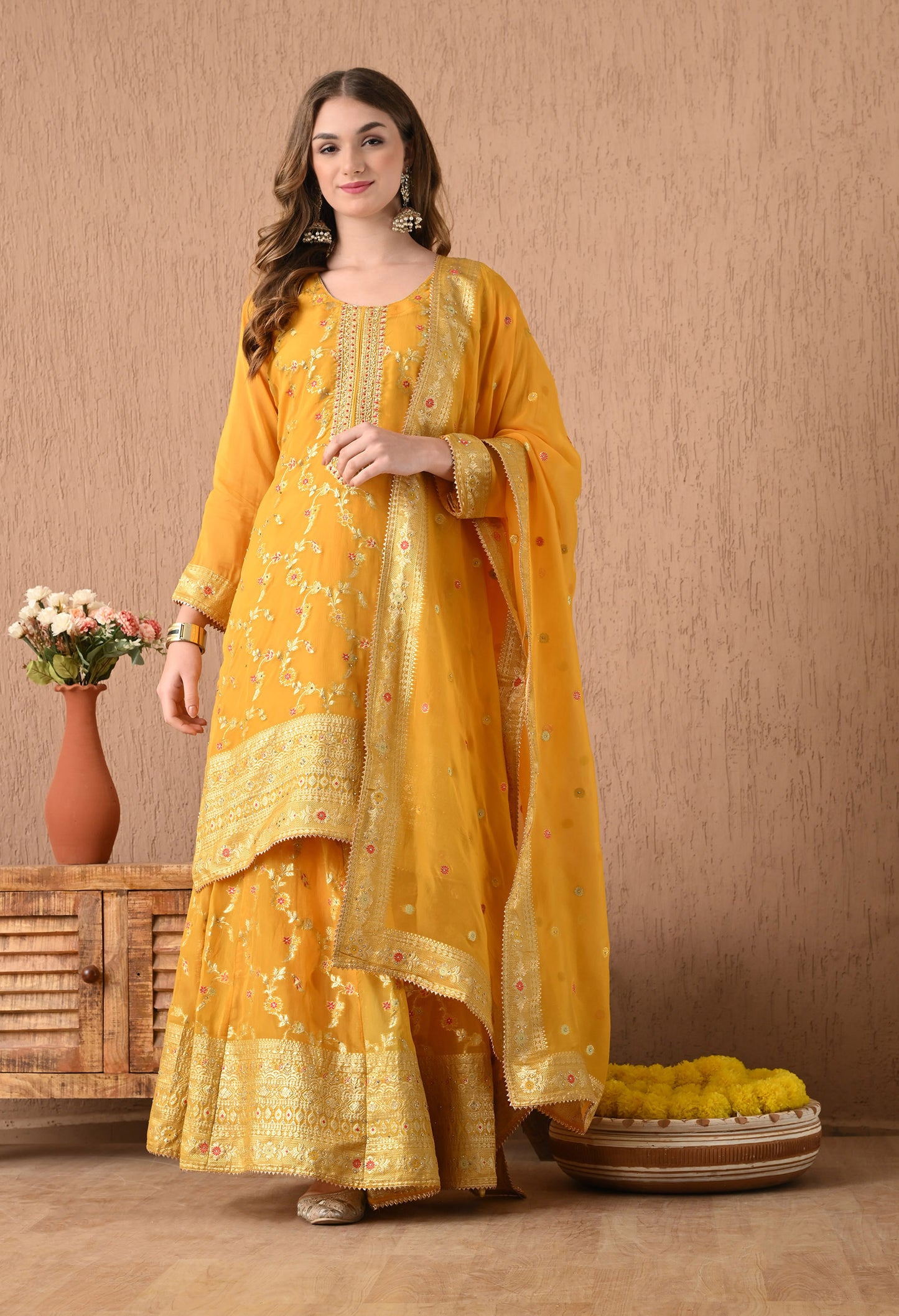 Elegant Yellow Lehnga Set with Banarsi Weaving and Zardozi Work