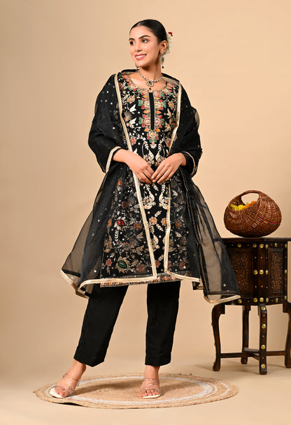 Black Kurta Set with Astonishing Gotta, Dabka, Thread, and Zardozi Work