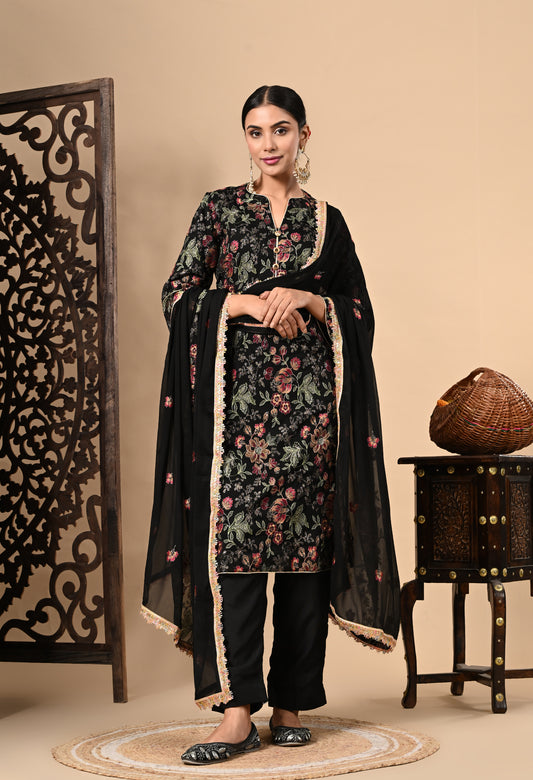 Black Kurta Set with Elegant Thread and Zari Work