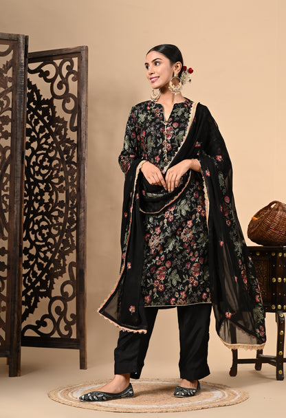 Black Kurta Set with Elegant Thread and Zari Work