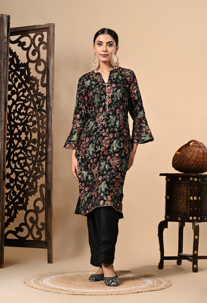 Black Kurta Set with Elegant Thread and Zari Work