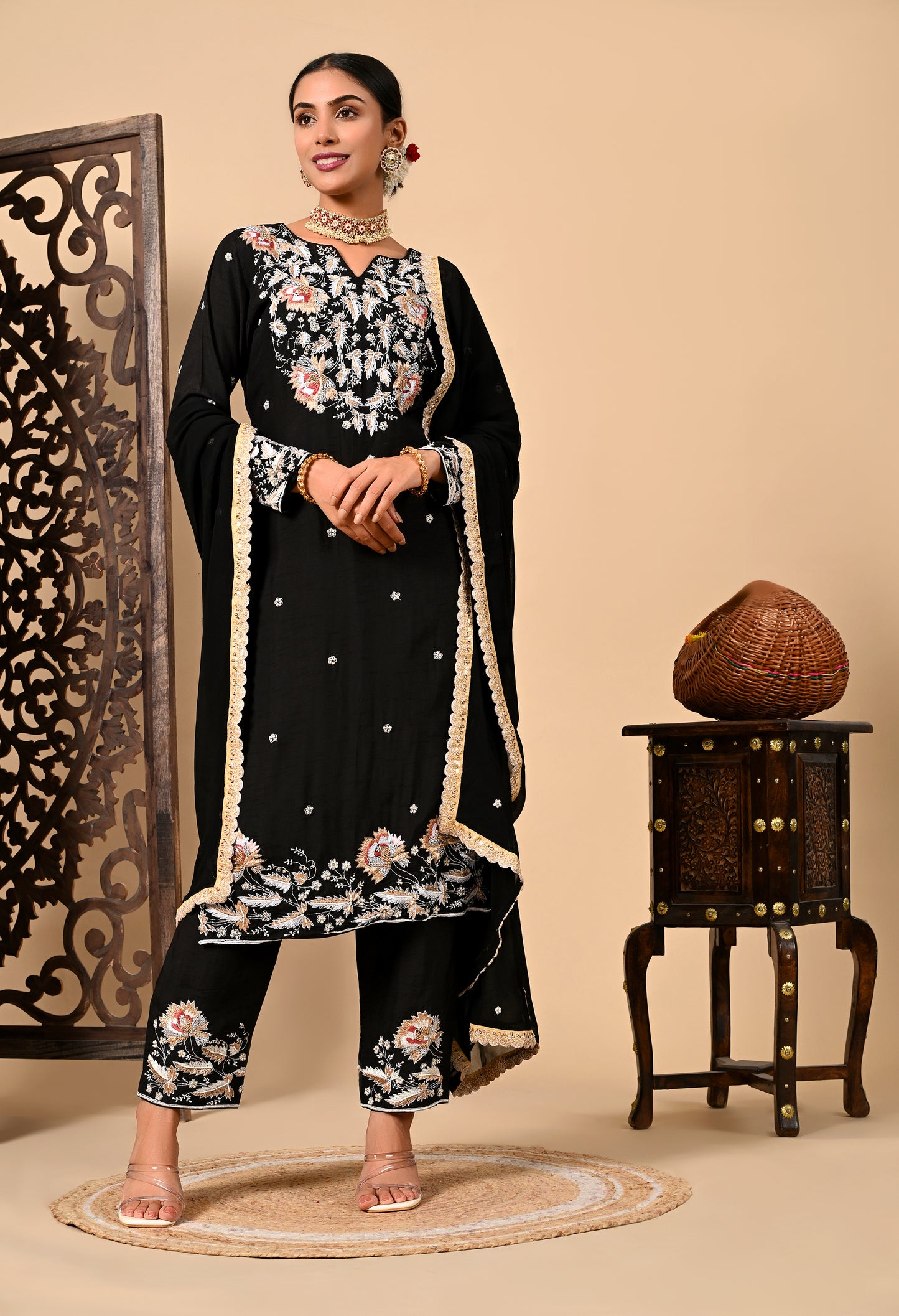 Dark Black Kurta Set with Thread and Zardozi Work