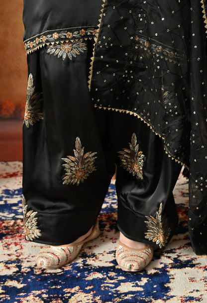 Black Kurta Set with Zardozi, Thread & Sequin Work.