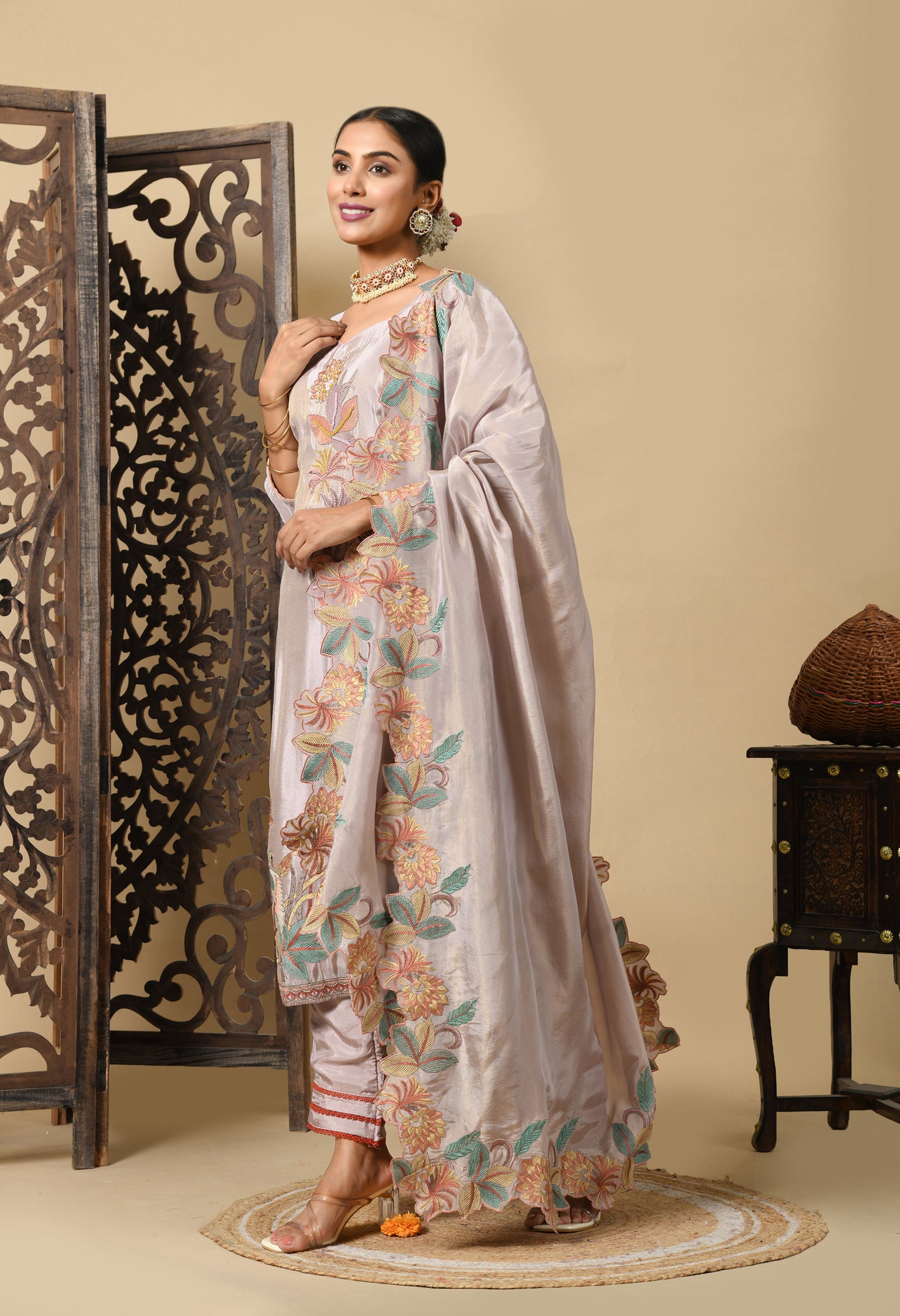 Light Purple Kurta Set with Mesmerising Parsi Thread Work