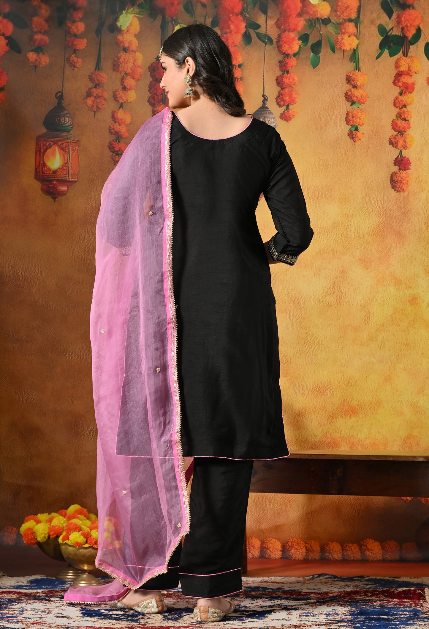 Exquisite Black Kurta Set with Opulent Zardozi Embroidery