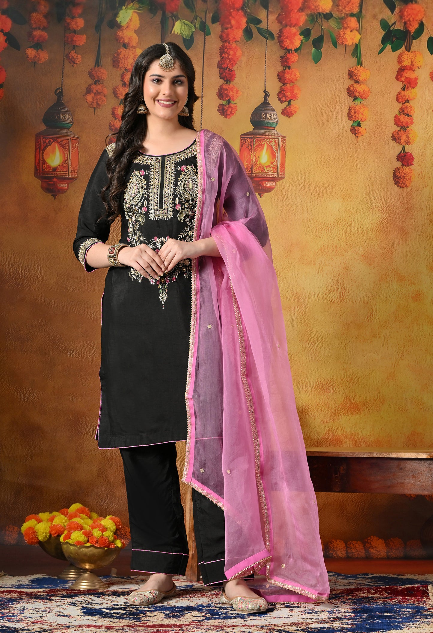 Exquisite Black Kurta Set with Opulent Zardozi Embroidery