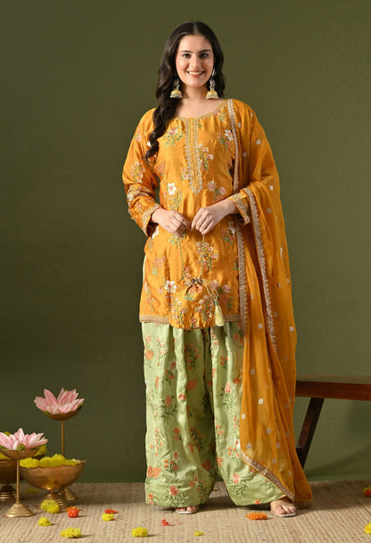 Yellow Kurta Set with Thread & Zardozi Work.