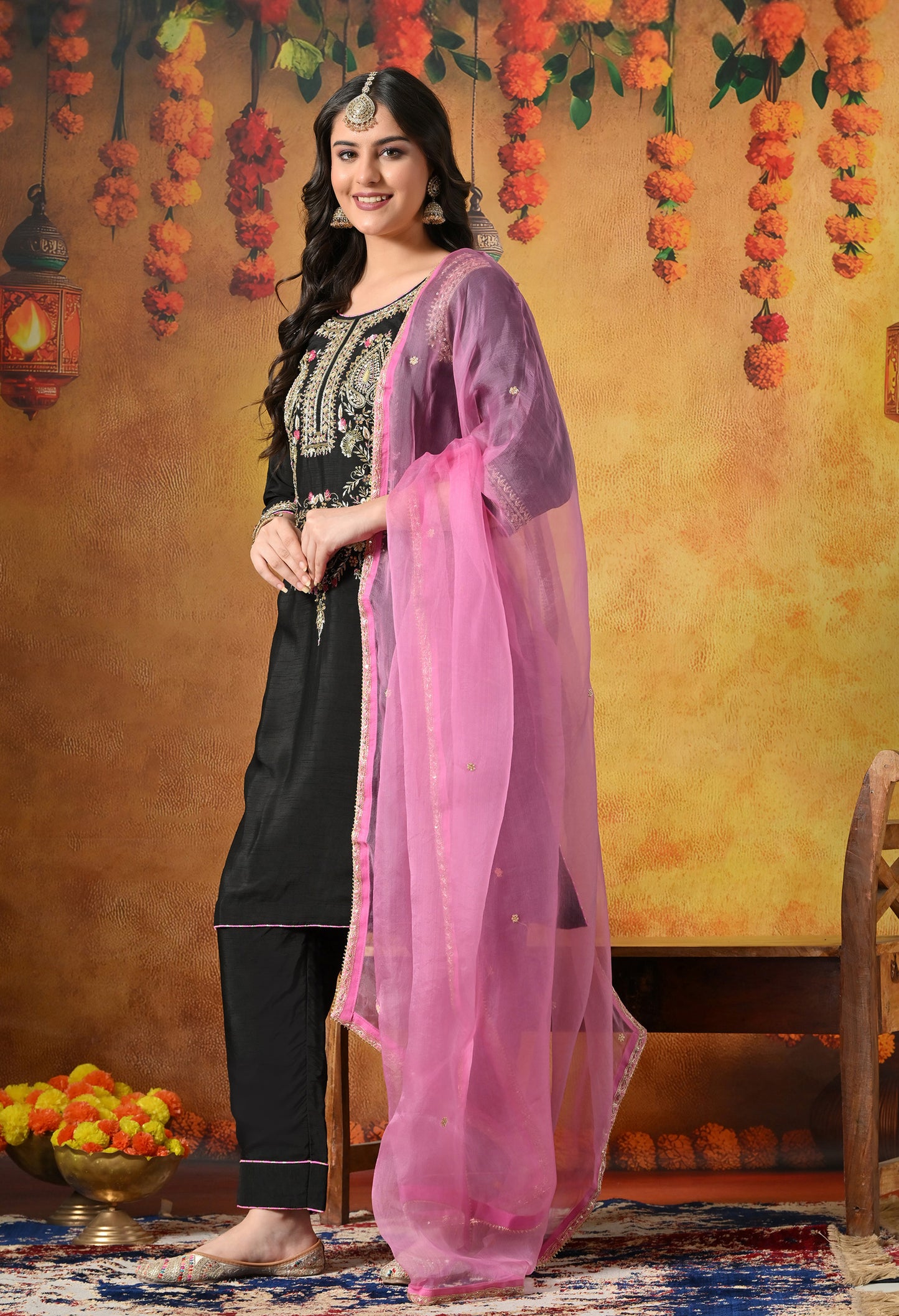 Exquisite Black Kurta Set with Opulent Zardozi Embroidery