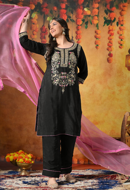 Exquisite Black Kurta Set with Opulent Zardozi Embroidery