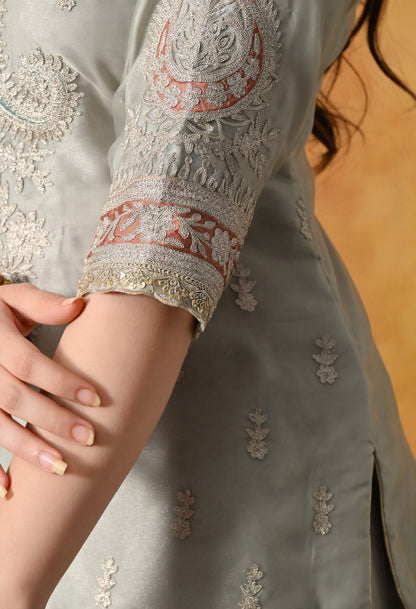 Pearl Grey Gharara Set With Delicate Zardozi & Applique Work