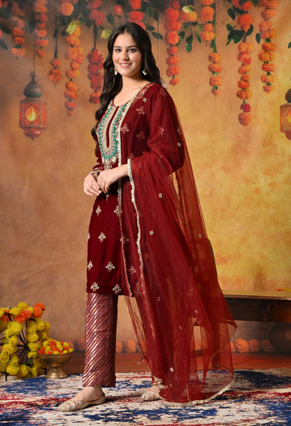 Regal Maroon Red Kurta Set with Intricate Zardozi Embroidery