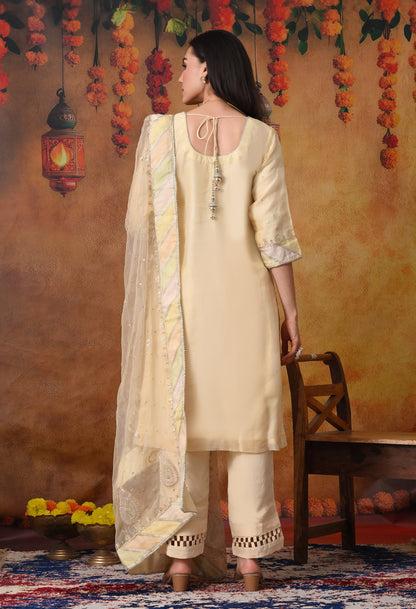 Elegant Light Yellow Kurta Set with Zardozi Embroidery
