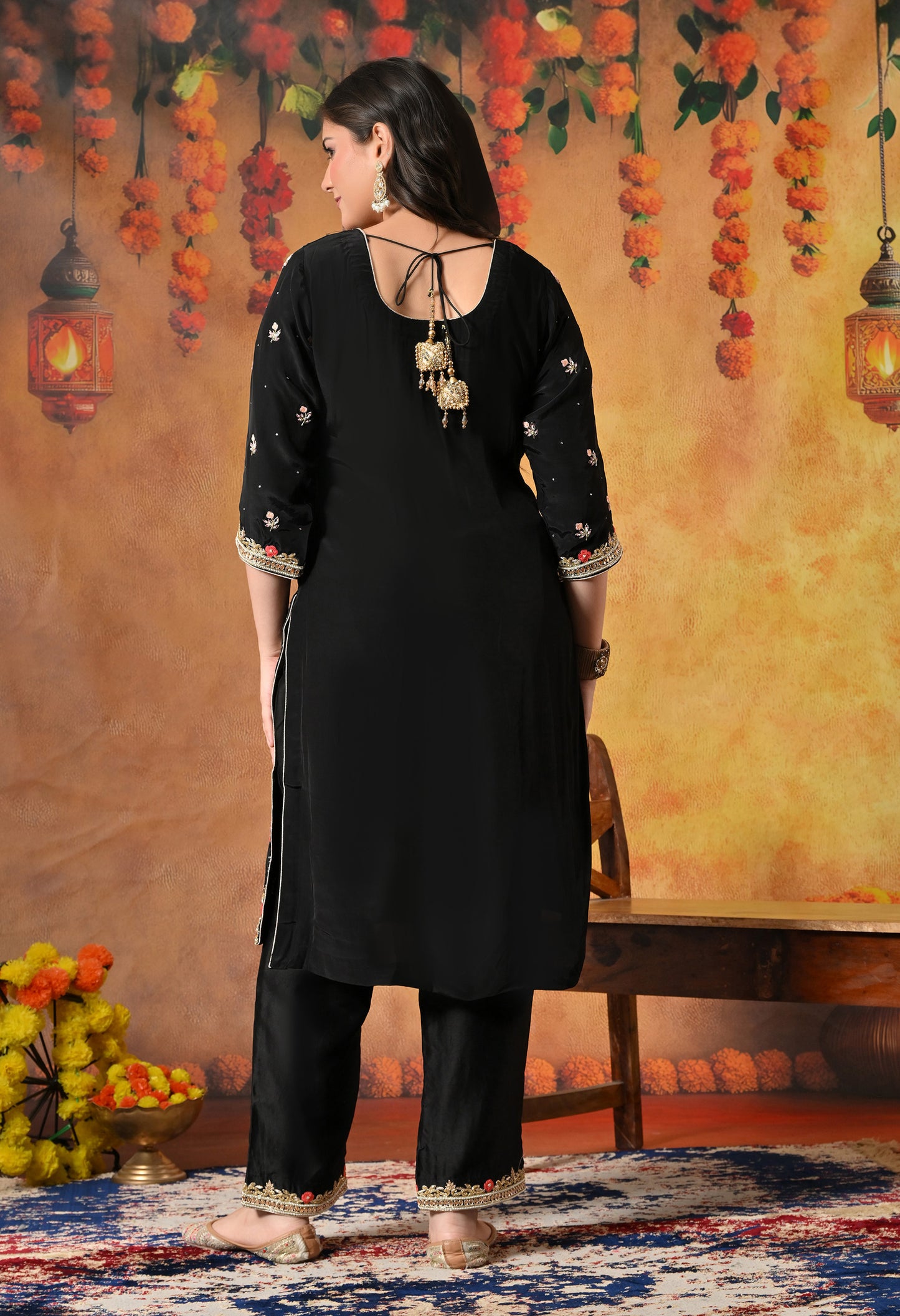 Striking Black Kurta Set with Elegant Zardozi Embroidery
