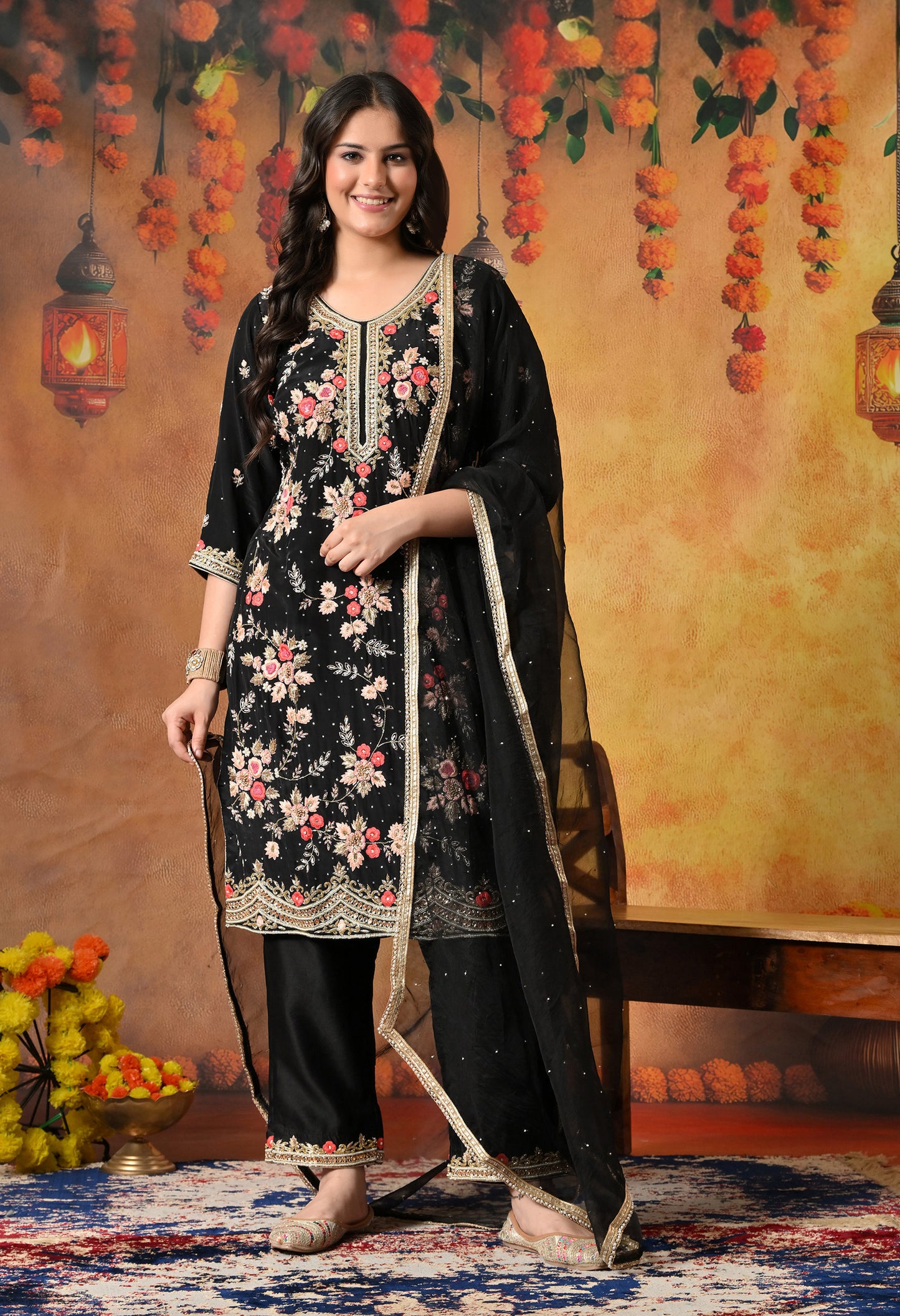 Striking Black Kurta Set with Elegant Zardozi Embroidery
