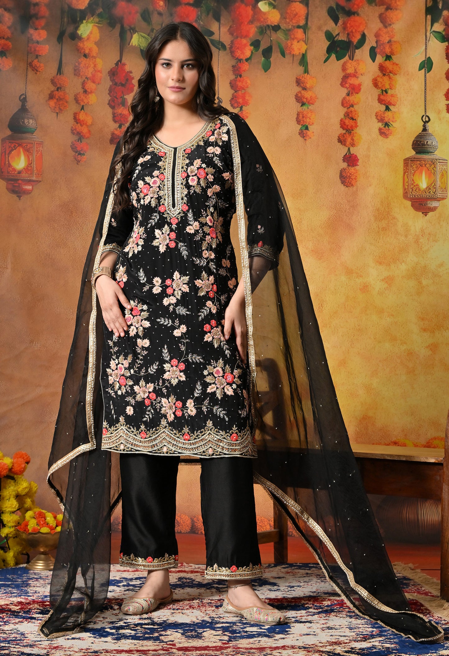 Striking Black Kurta Set with Elegant Zardozi Embroidery