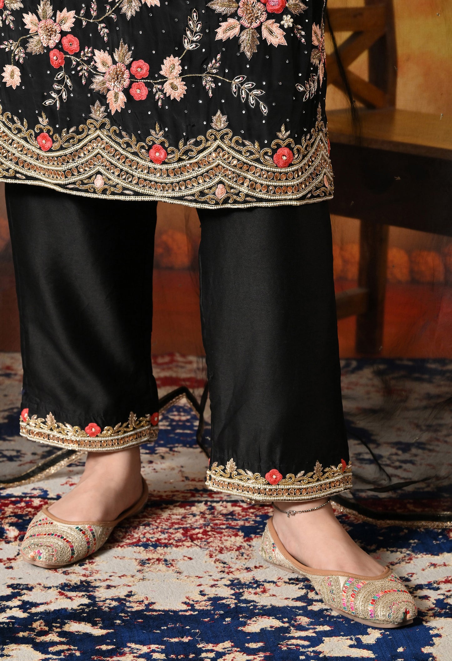 Striking Black Kurta Set with Elegant Zardozi Embroidery
