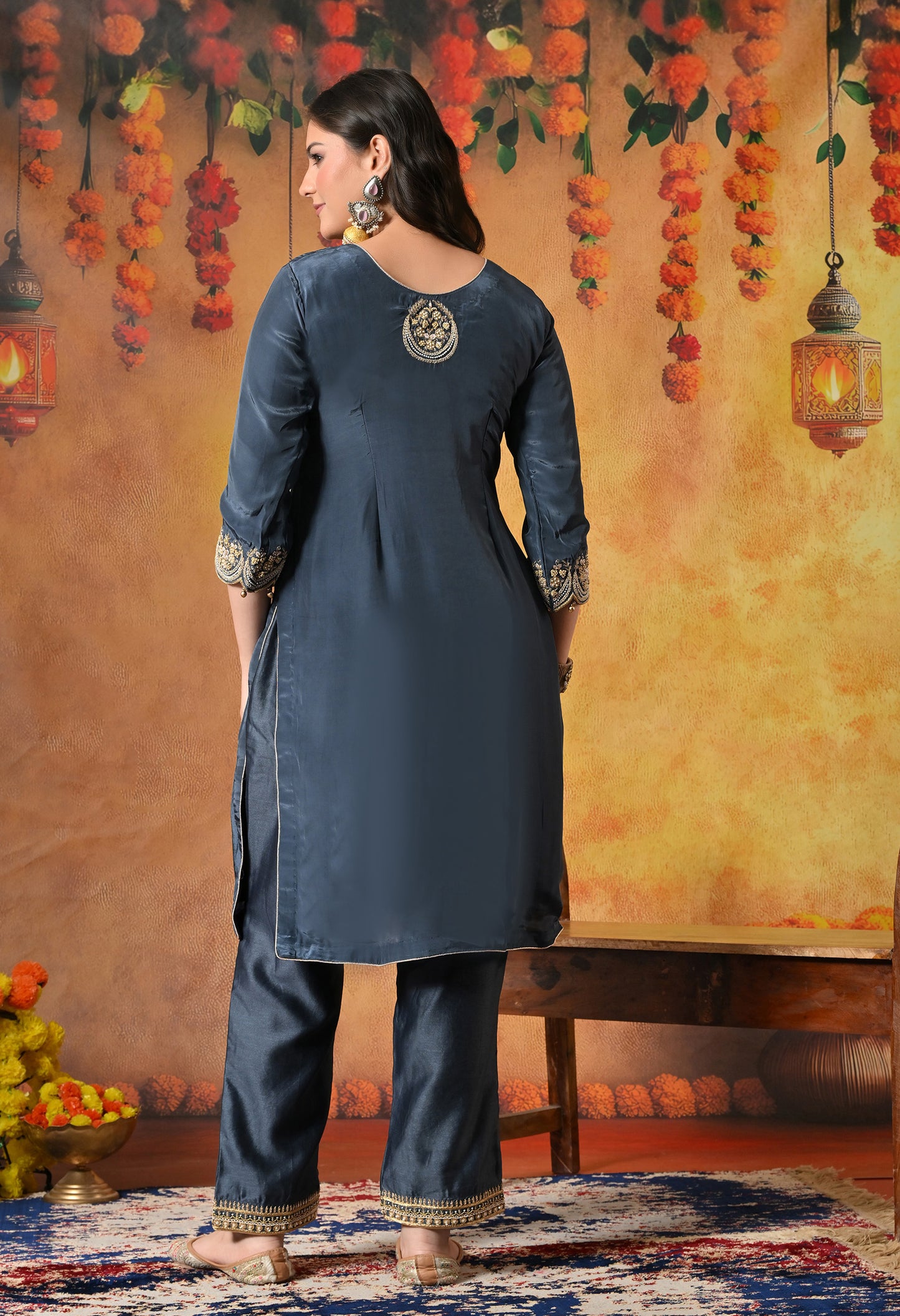 Chic Charcoal Grey Silk Kurta Set with Intricate Zardozi Details