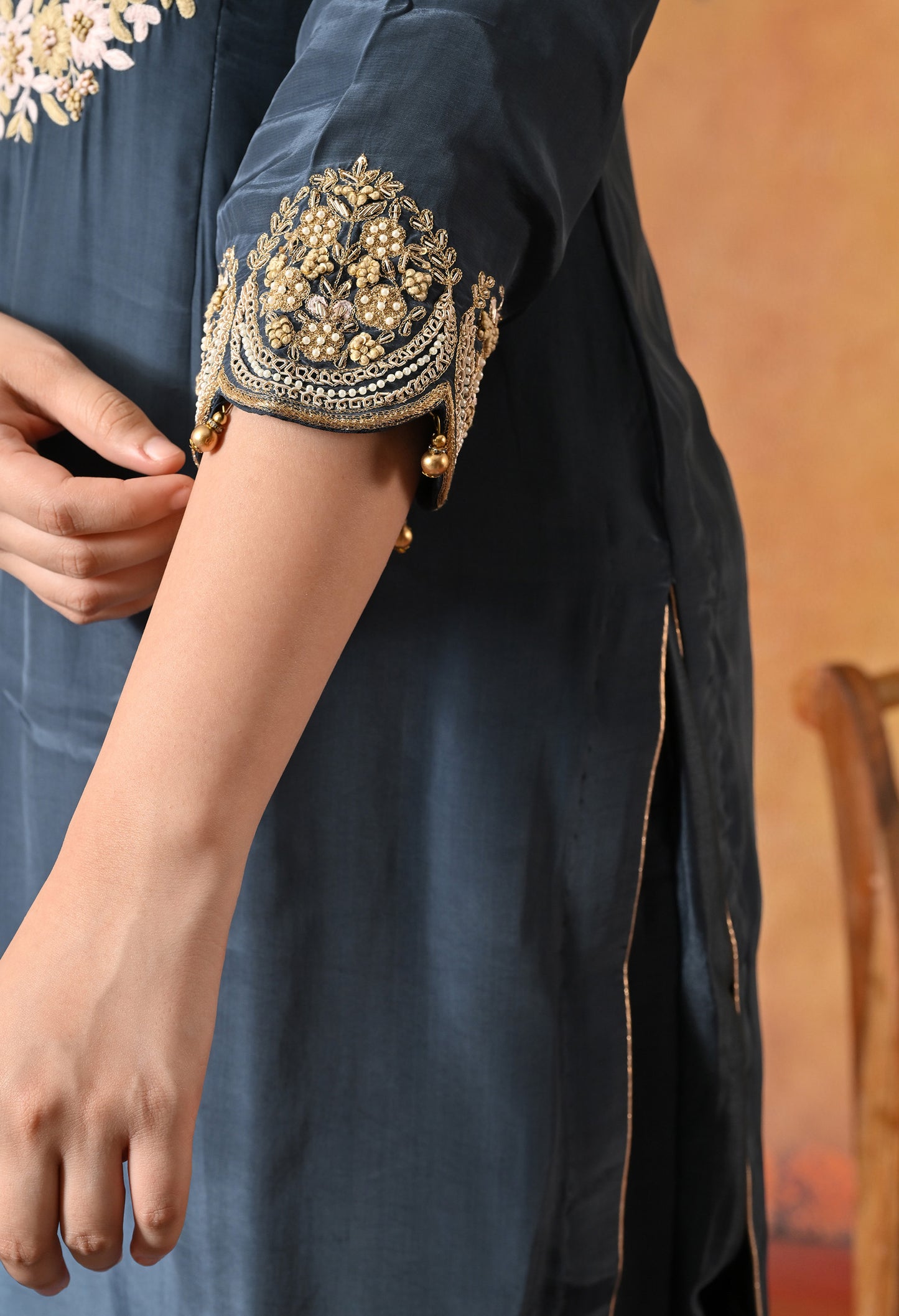 Chic Charcoal Grey Silk Kurta Set with Intricate Zardozi Details