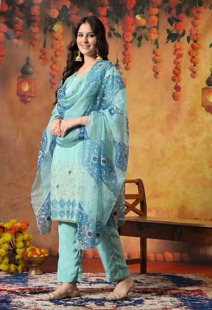 Charming Sky Blue Kurta Set with Delicate Zardozi Embroidery