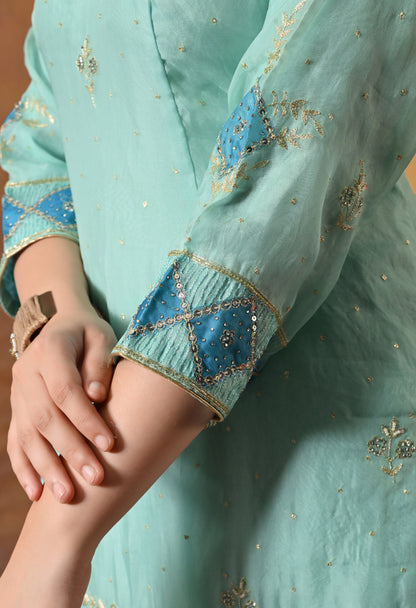 Charming Sky Blue Kurta Set with Delicate Zardozi Embroidery