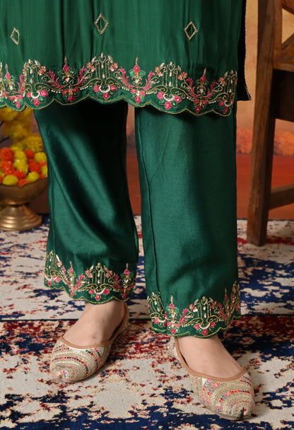 Luxurious Dark Green Crepe Kurta Set with Exquisite Zardozi Embroidery
