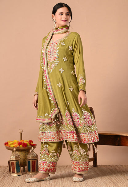 Beauitful Green Kurta Set with Gotta, Zardozi, Dabka, Mirror, and Applique Work