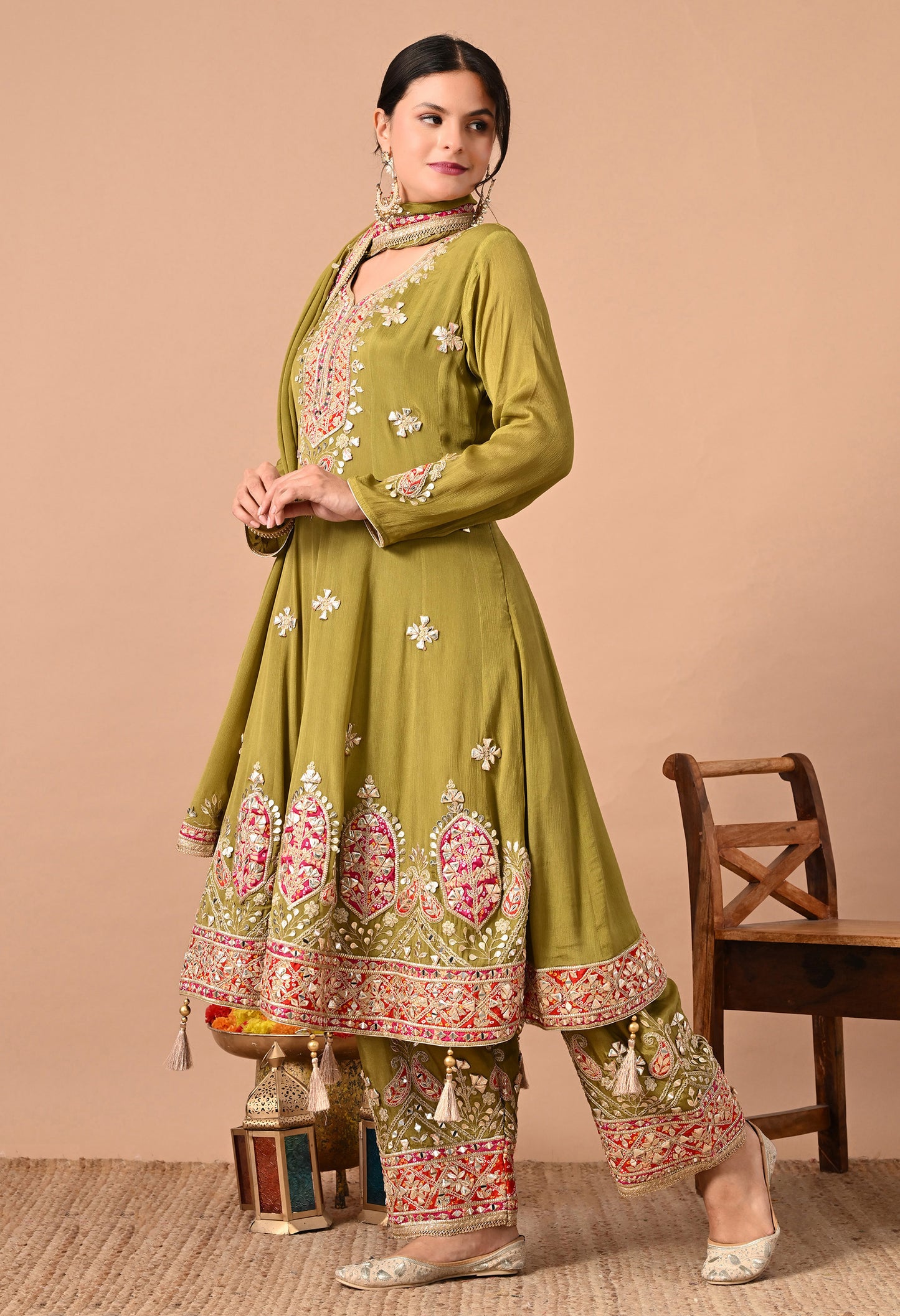 Beauitful Green Kurta Set with Gotta, Zardozi, Dabka, Mirror, and Applique Work