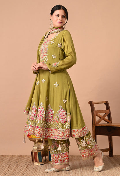 Beauitful Green Kurta Set with Gotta, Zardozi, Dabka, Mirror, and Applique Work