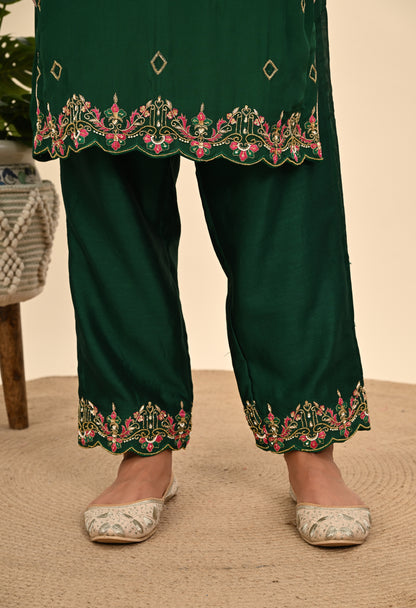 Luxurious Dark Green Crepe Kurta Set with Exquisite Zardozi Embroidery