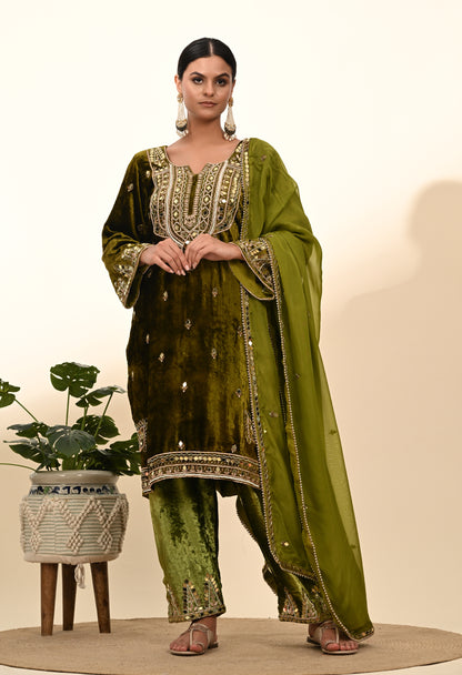 Elegant Mehndi Green Velvet Kurta Set Featuring Zardozi Embroidery