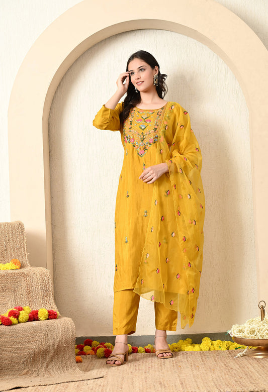 Yellow Kurta Set with Mesmerising Thread Work