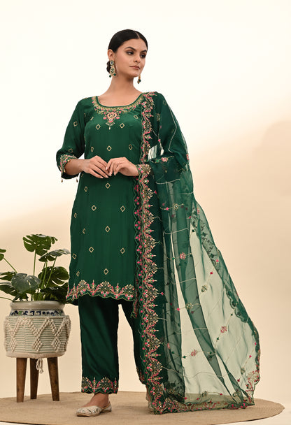 Luxurious Dark Green Crepe Kurta Set with Exquisite Zardozi Embroidery