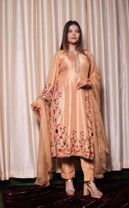 Stunning Creamish Yellow Kurta Set with Beautiful Zardozi, and Thread Work