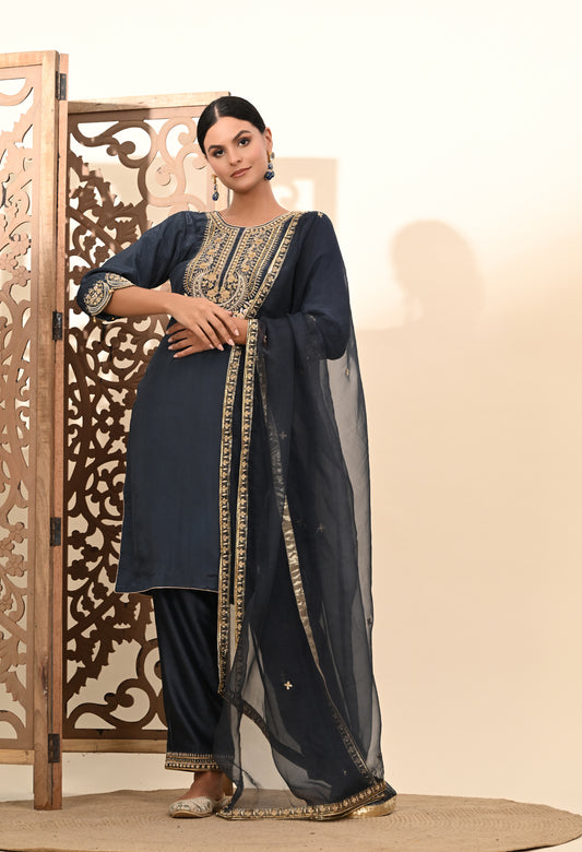 Chic Charcoal Grey Silk Kurta Set with Intricate Zardozi Details