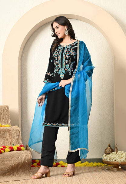 Black Kurta Set with Mesmerising Thread, and Zardozi Work