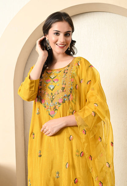 Yellow Kurta Set with Mesmerising Thread Work