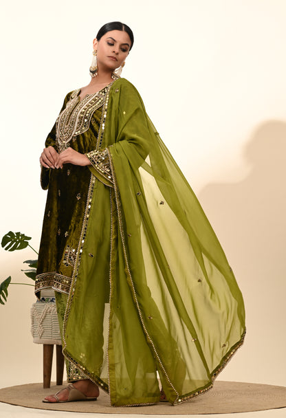 Elegant Mehndi Green Velvet Kurta Set Featuring Zardozi Embroidery