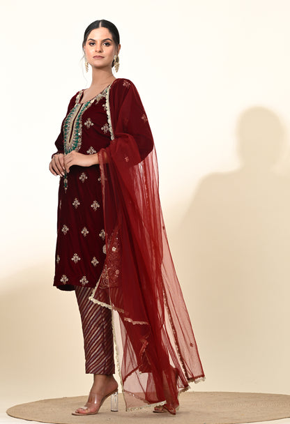 Regal Maroon Red Kurta Set with Intricate Zardozi Embroidery