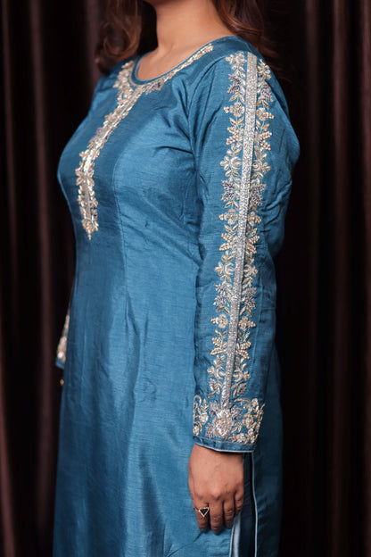 Regal Sky Blue Silk Kurta Set with Elegant Embroidery