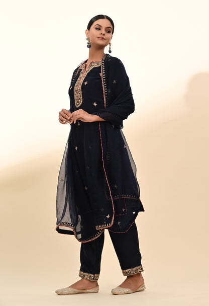 Sophisticated Navy Blue Kurta Set, Embellished with Exquisite Zardozi Embroidery and Crystal Accents